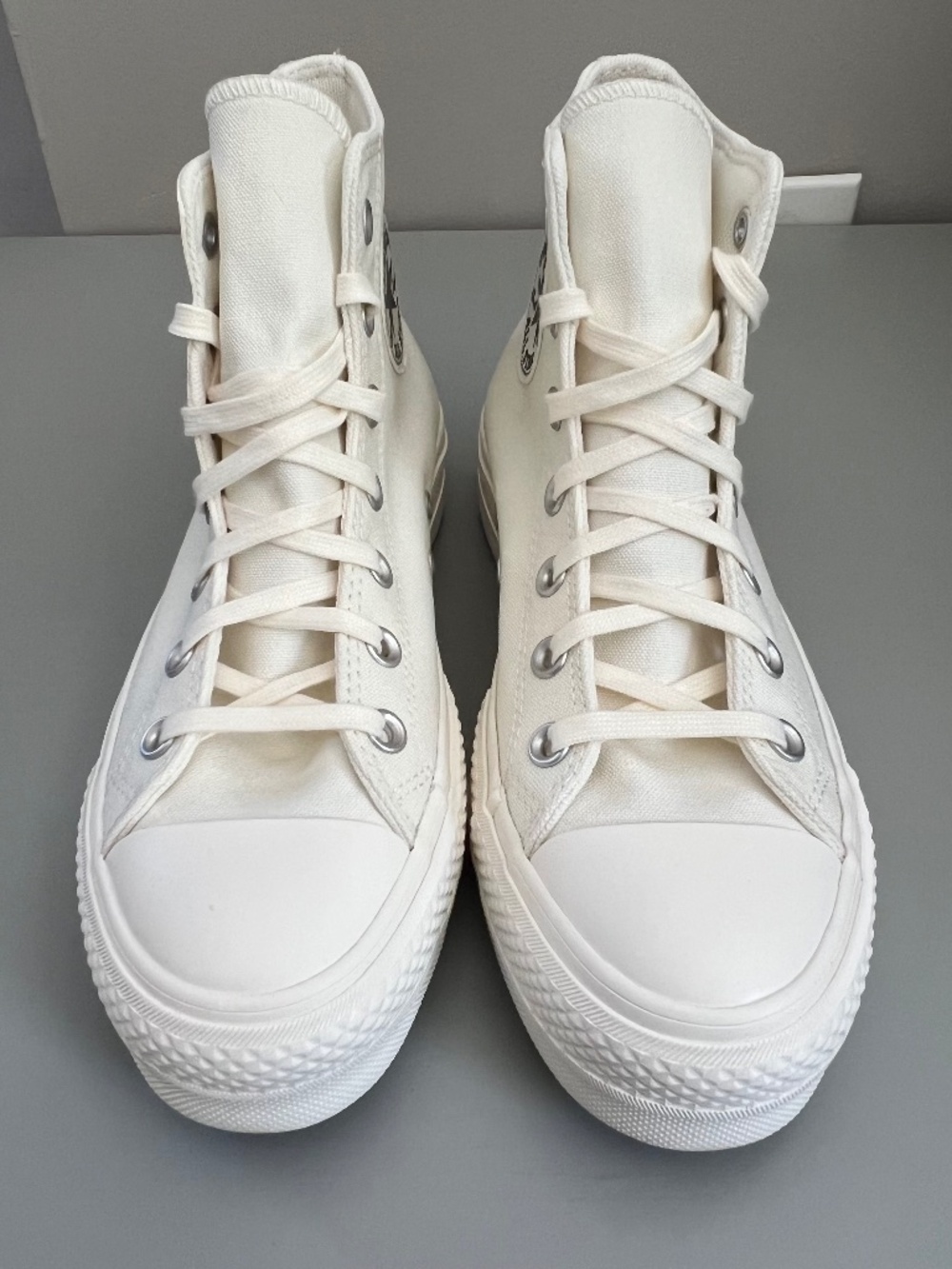 NIB Converse Chuck Taylor All Star Lift in off white womens size 7